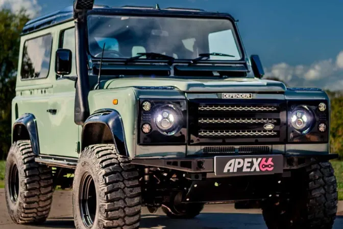 Land Rover Defender 90