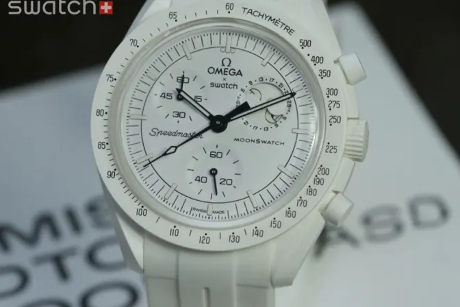 Swatch X Omega Mission to Moonphase Classic Bundle Snoopy White