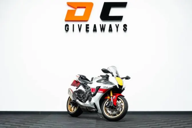2024 Yamaha R1 World Gp 60th & £1,000