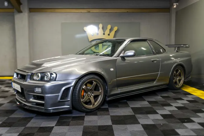 £100,000 or Irish/Uk Nissan Skyline R34 Gtr