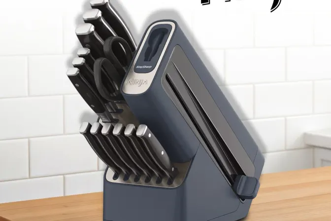 Ninja Foodi Staysharp Knife Block with Integrated Sharpener Deluxe 14-Piece Set